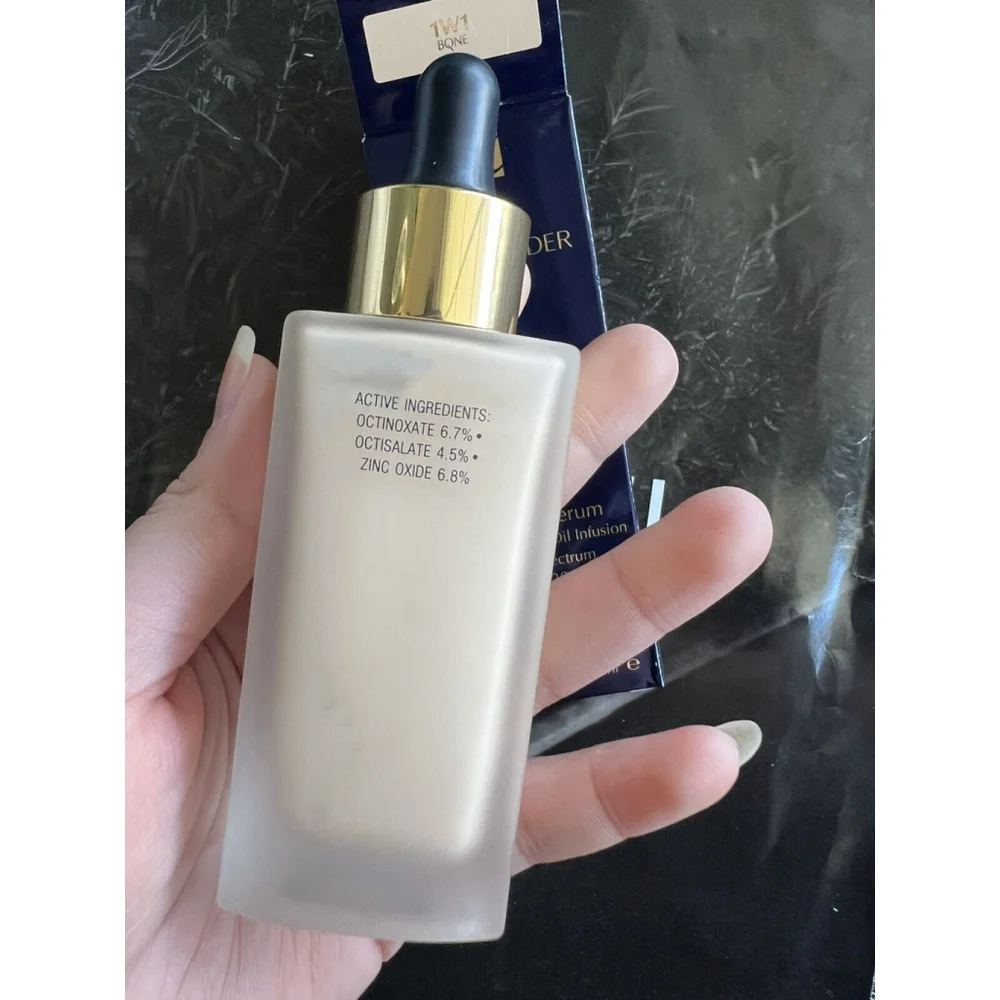 Estee Lauder~Futurist SkinTint Serum Foundation w/ SPF20 1W1 Bone 1oz New